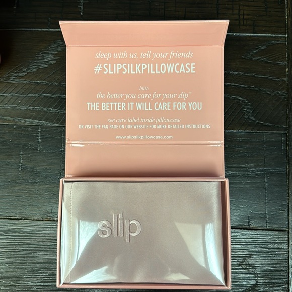 Slip Pure Silk pillowcase in pink - Picture 3 of 6